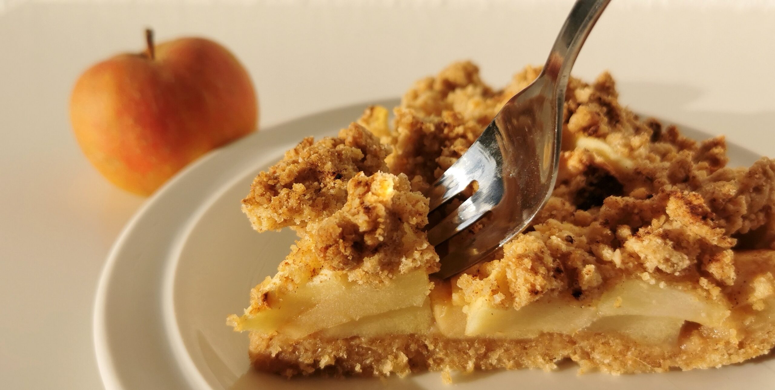 Veganer Apfel Streuselkuchen - Backrezept Herbst - Grünschnabel Vegan